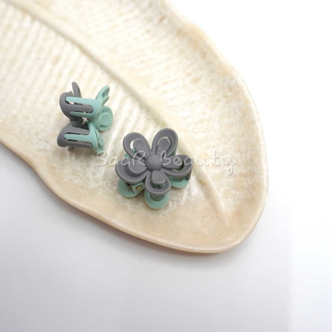 Small Daisy Flower Design Dual Shades Claw Clutcher β High-Quality Hair Accessory for Kids, Women, and Girls
