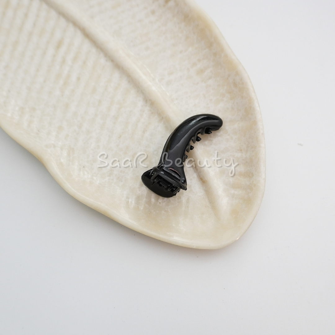 Elegant Black Curved Hair Claw Clips β(Set of 2) Strong Non-Slip Grip for Women