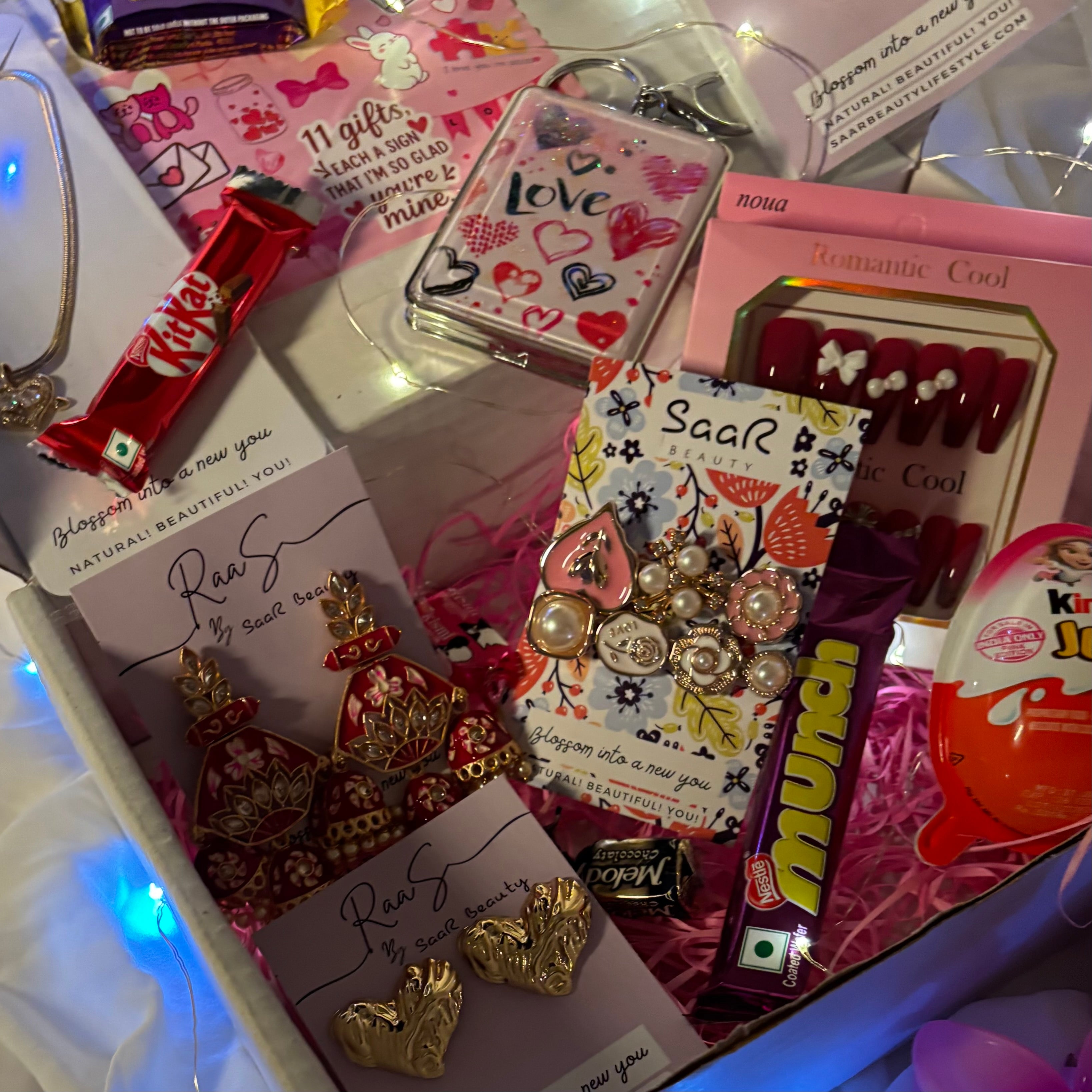 Luxury Pinterest-style self love hamper with fairy lights, chocolates, scrunchies, jewelry, and surprise gifts for girls & women – SaaR Beauty