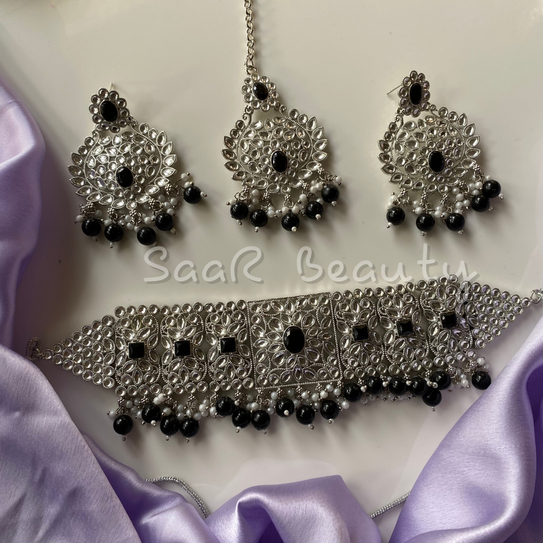 NARAYANI JEWELRY  SET BLACK