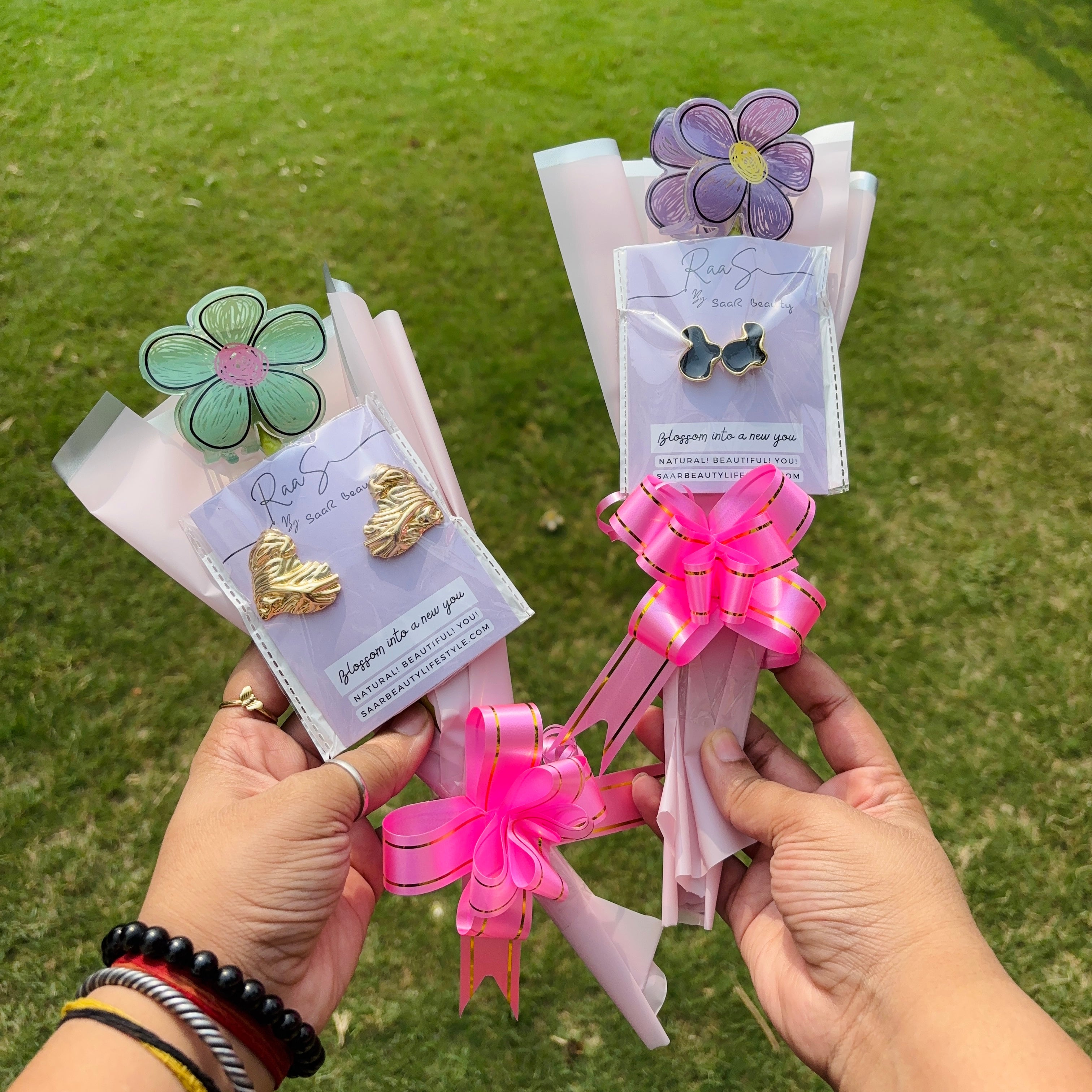 Saar Beauty Floral Hair Clutcher &amp; Earrings Gift Bouquet