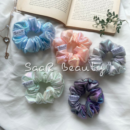 HOLOGRAPHIC FLUFFY MEDIUM SCRUNCHIES