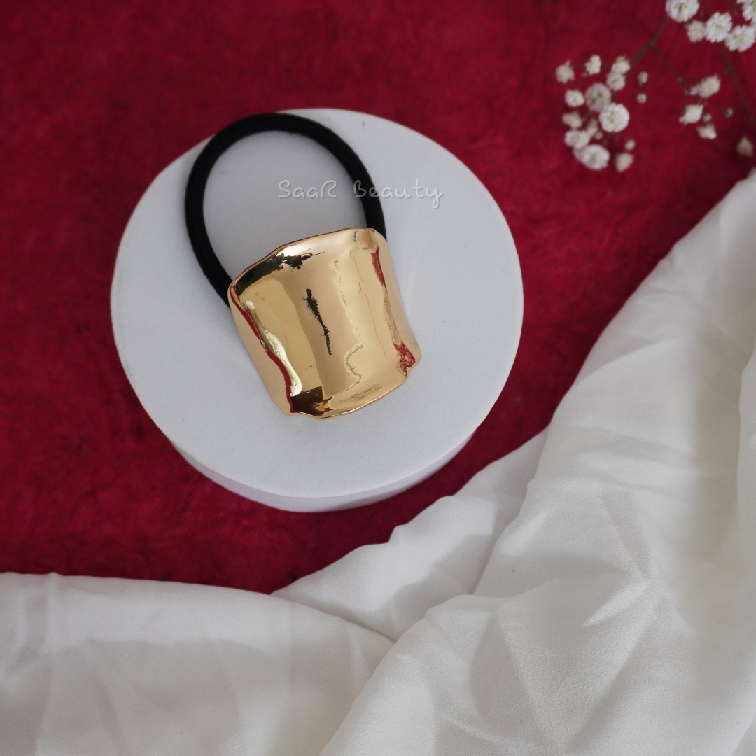 High-quality waterproof rubber bands with chic metallic accents