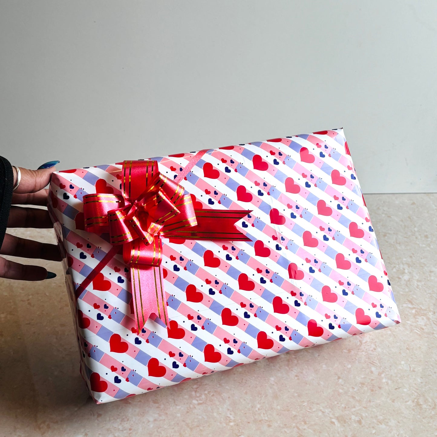 Premium hearts gift wrap