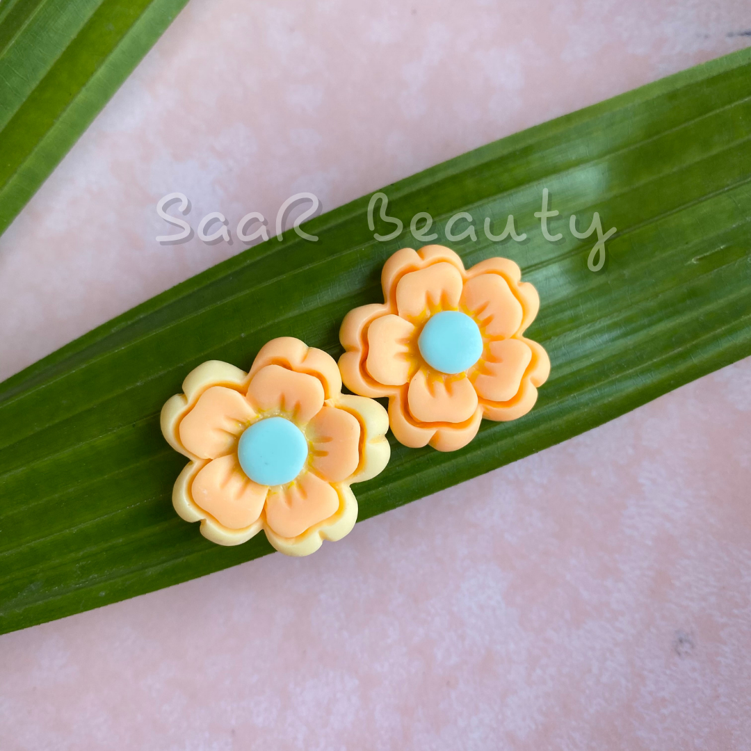 DUAL FLOWER TOPS STUD EARRINGS