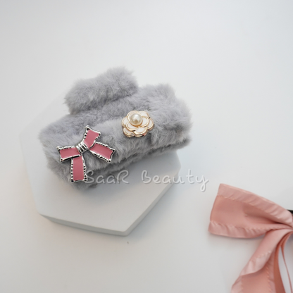 Discover SaaR Beauty’s Korean fur claw clips! Perfect for thick, thin, and long hair, these stylish hair accessories feature soft faux fur and bow details in 6 shades.