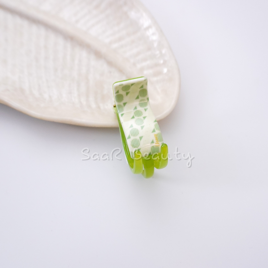 Printed Colorful Hair Jaw Claw Clutcher Clip – Premium Korean Quality for All Hair Types