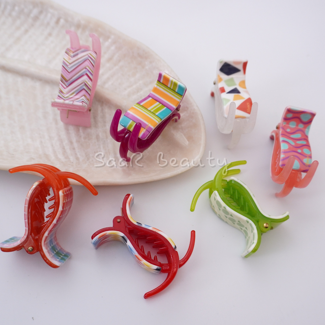 Add a pop of color and style to your hair with SaaR Beauty&