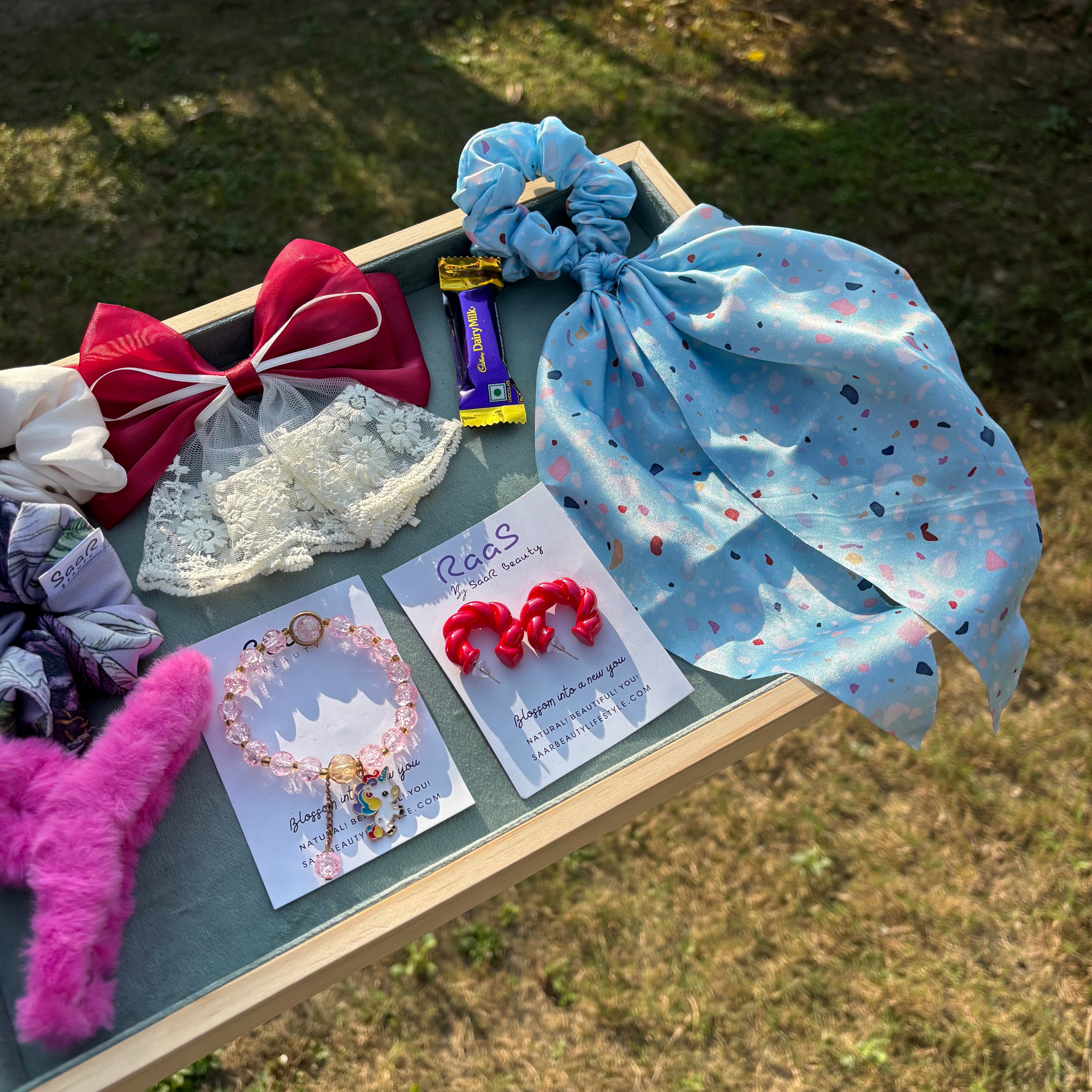 Saar Beauty Christmas Luxe Gift Hamper – Set of 8