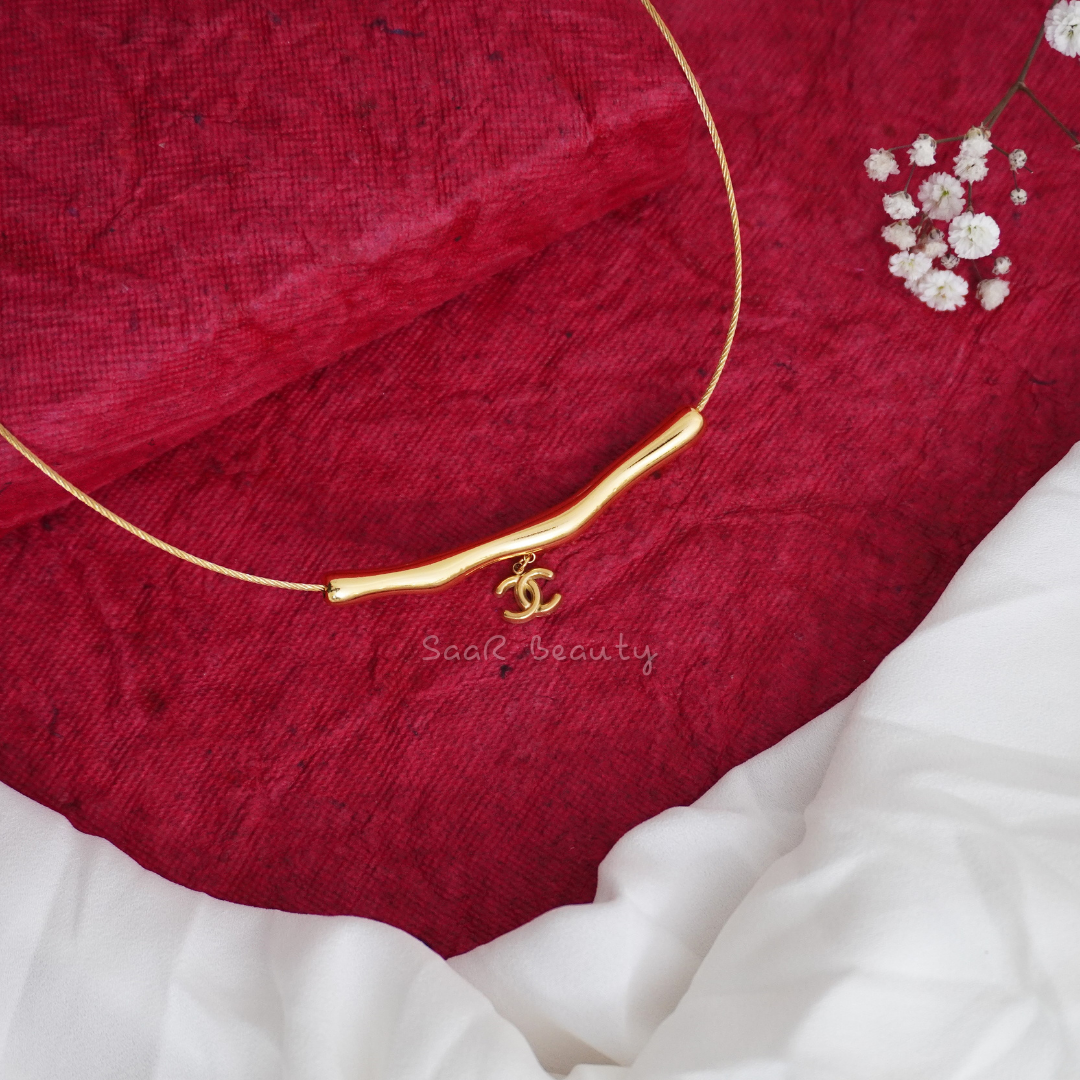 Sleek Gold Bar Necklace with Delicate Charm – Anti-Tarnish