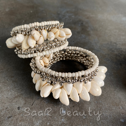 WHITE SEASHELL BRACELET