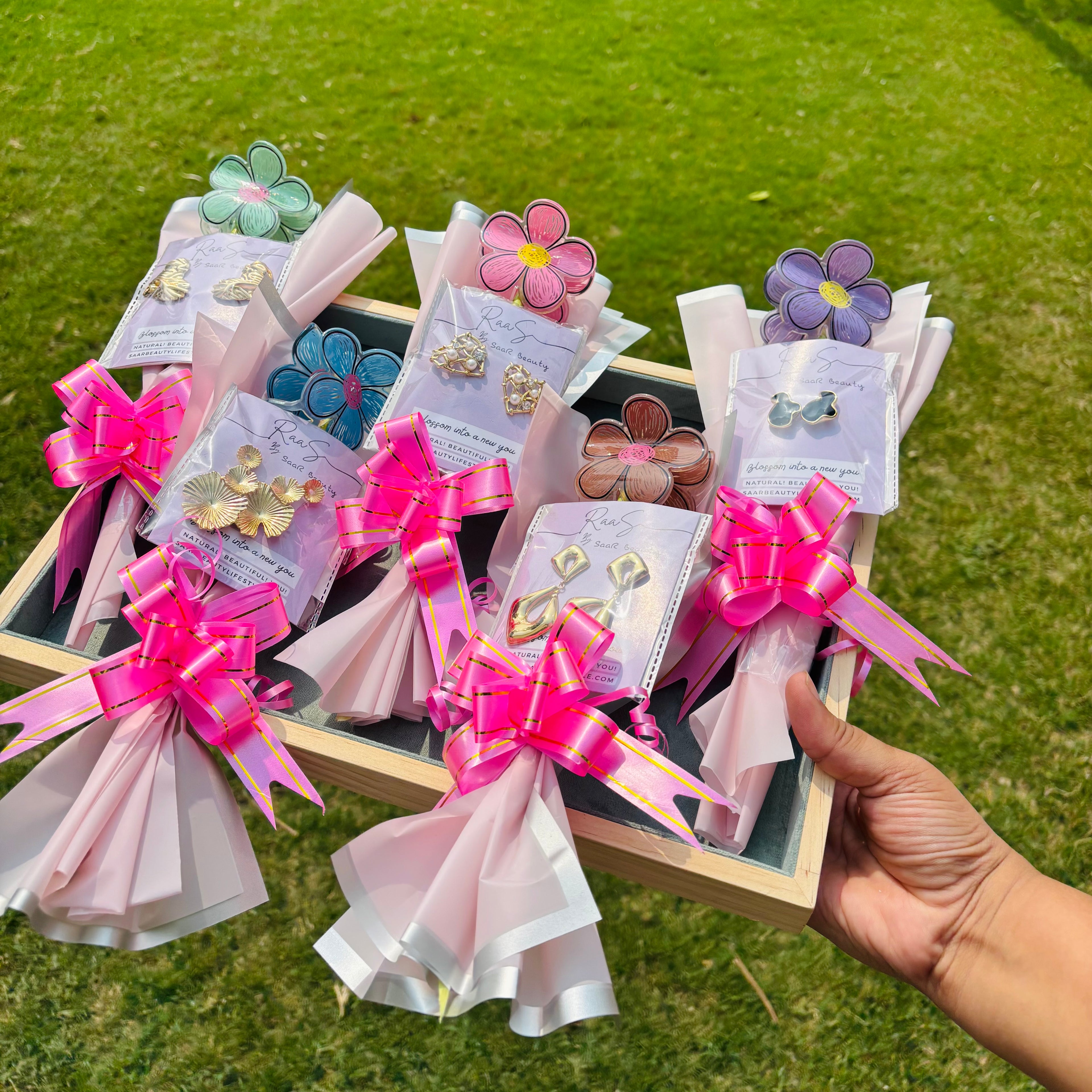 Saar Beauty Floral Hair Clutcher &amp; Earrings Gift Bouquet