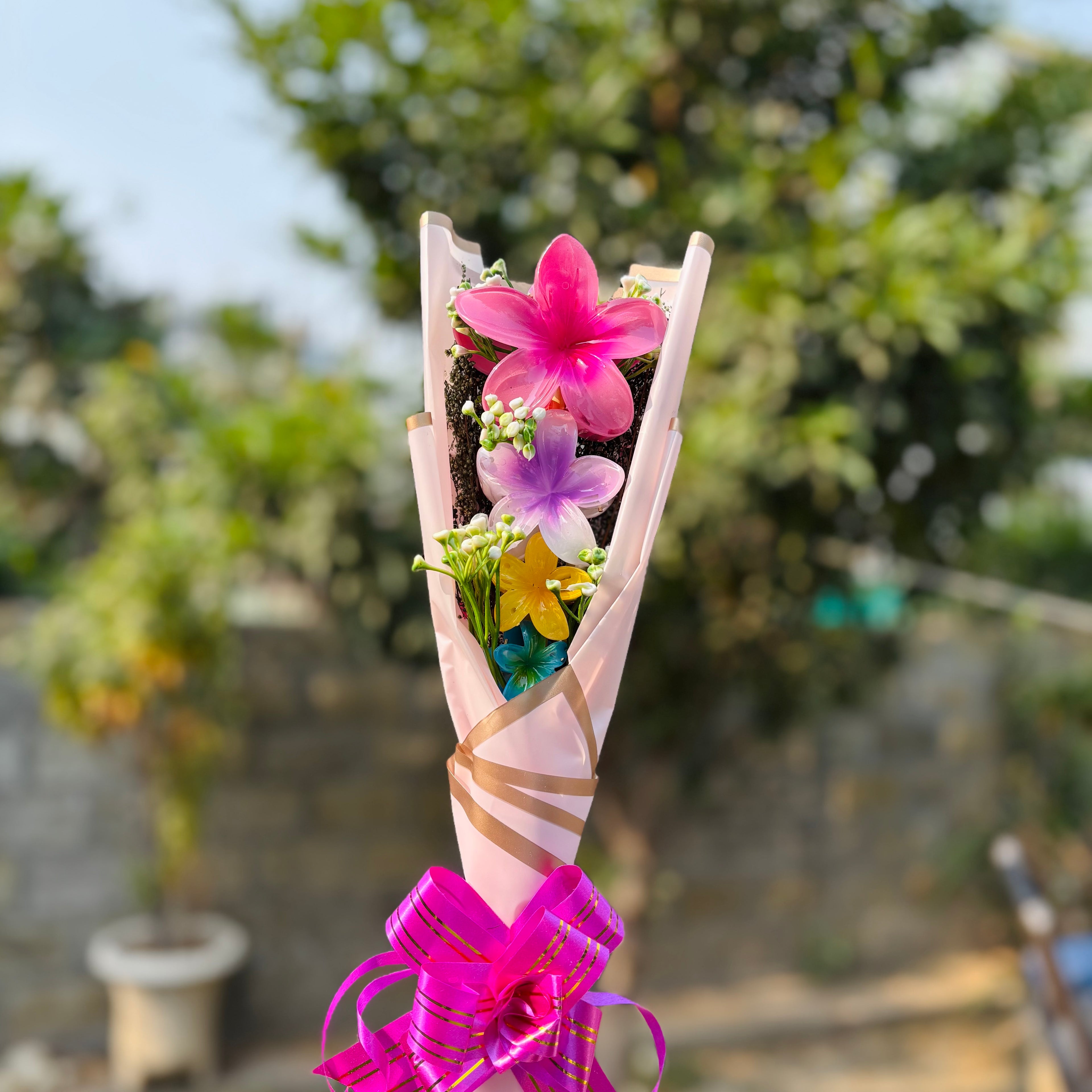 Compact Flower Claw Clip Bouquet Gift Set – Perfect Hair Accessories by SaaR Beauty – Set of 4 Hair Clutchers- premium korean packaging