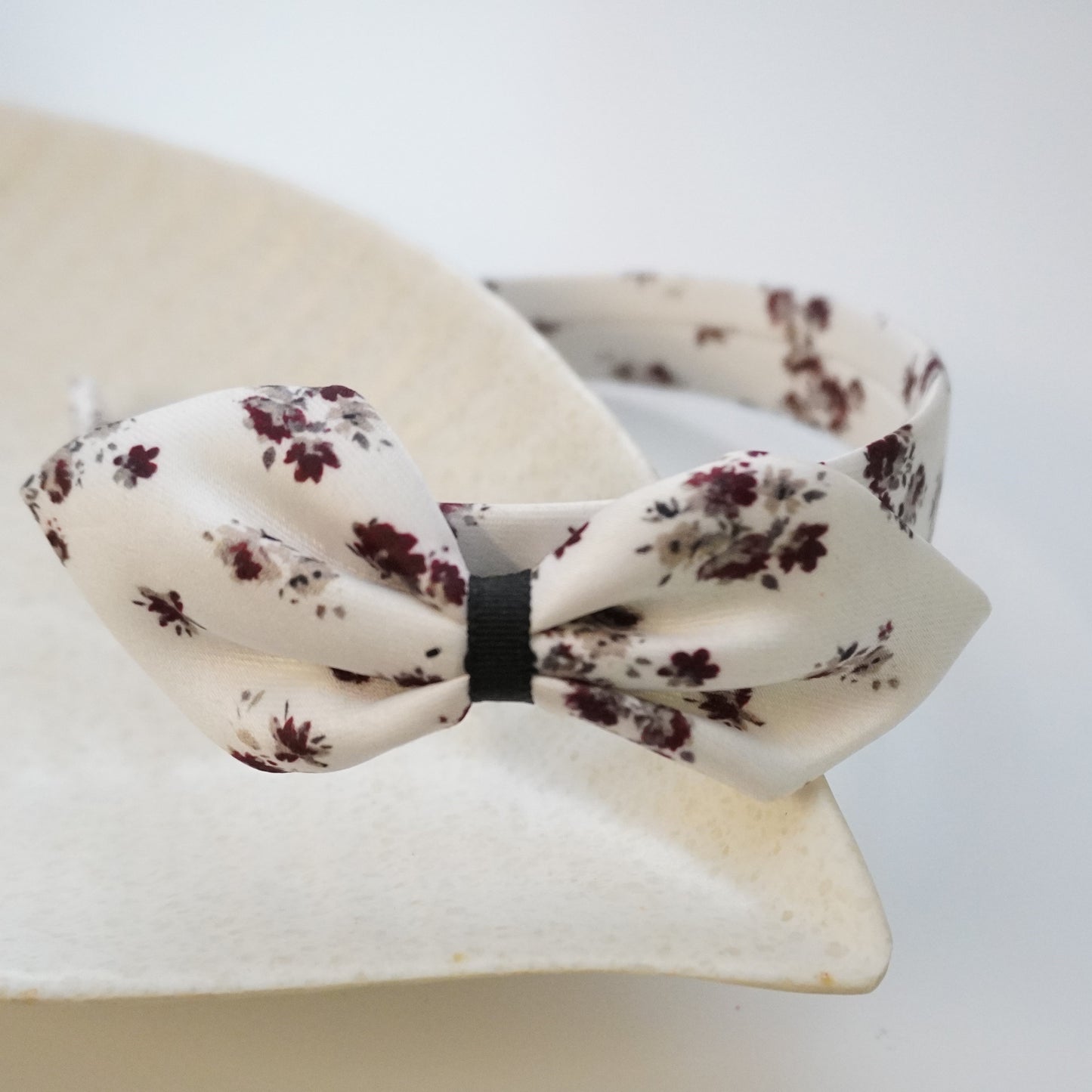 SATIN PRINTED BOW BAND