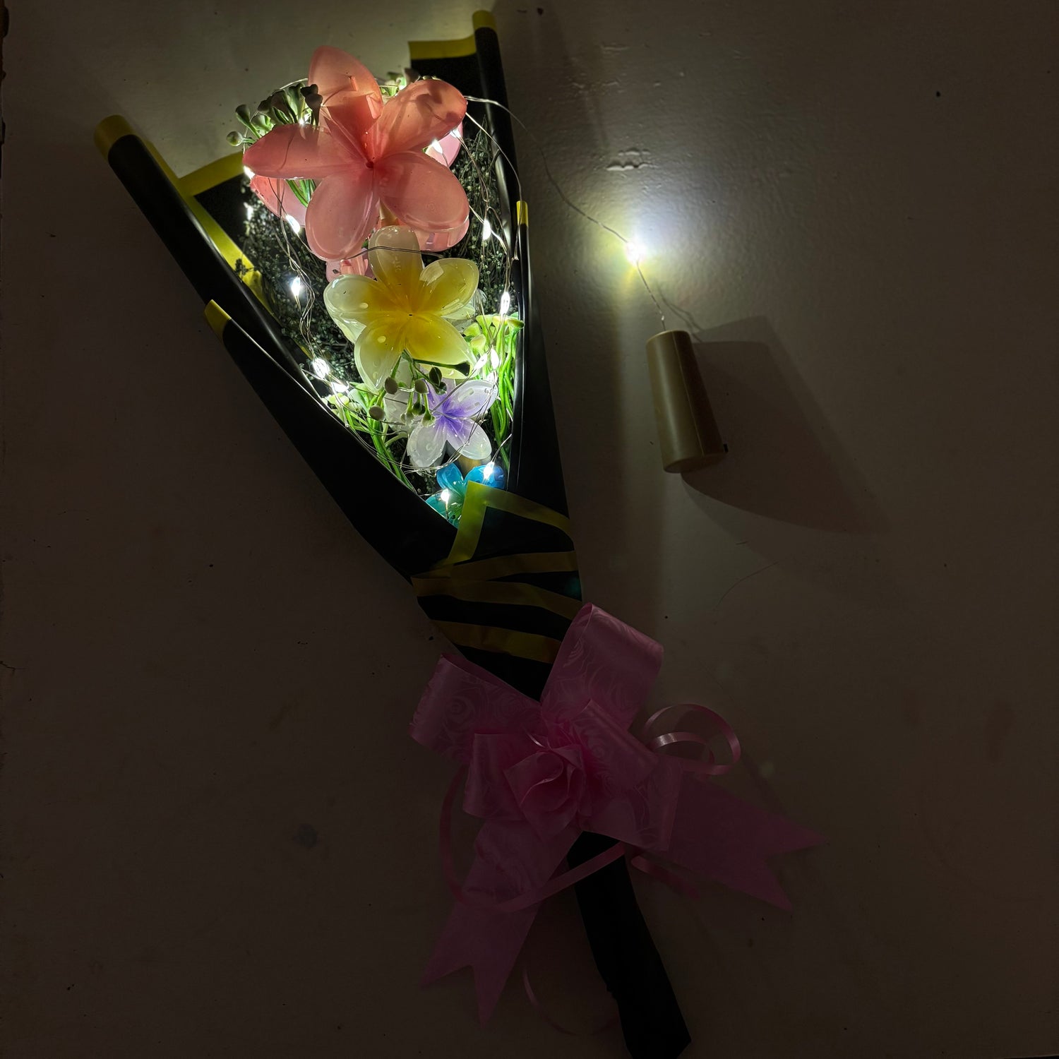 Compact Flower Claw Clip Bouquet Gift Set – Perfect Hair Accessories by SaaR Beauty – Set of 4 Hair Clutchers- premium korean packaging