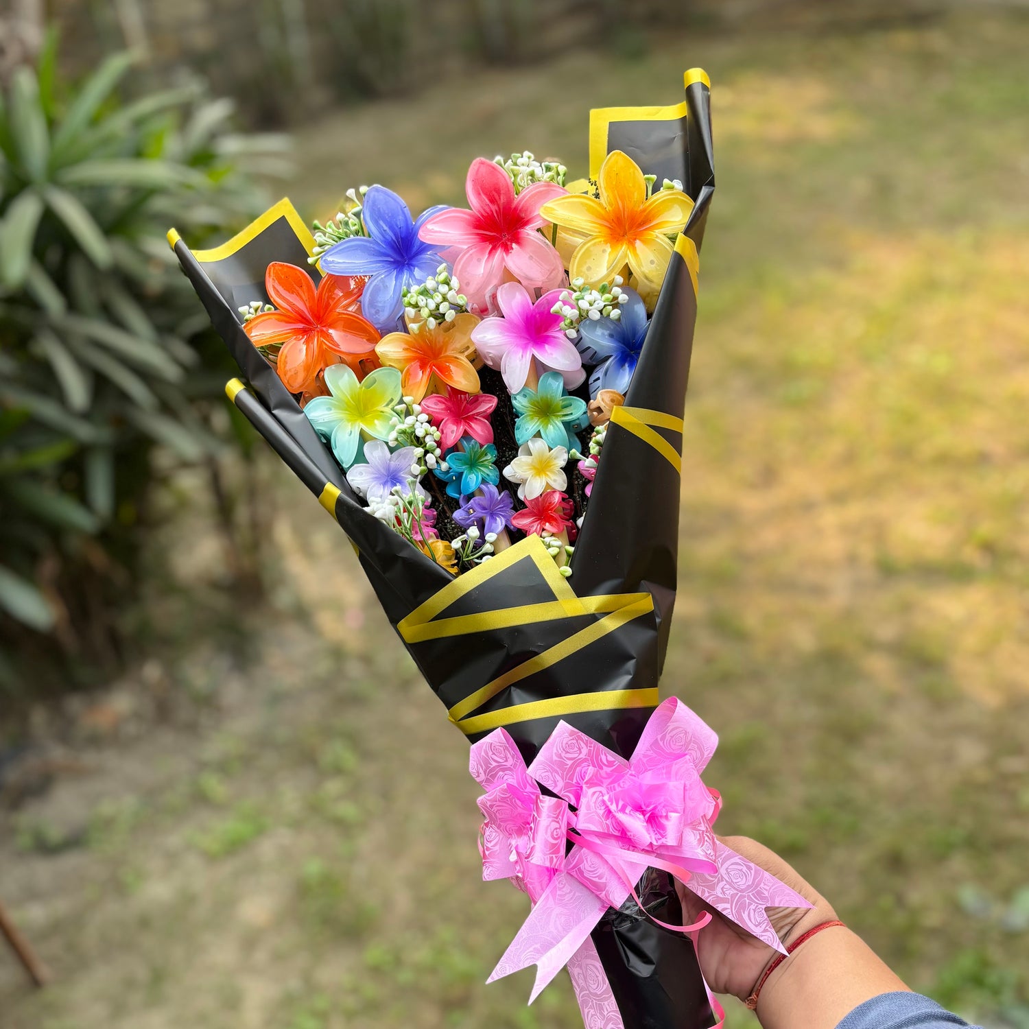 SaaR Beauty Flower Hair Claw Bouquet Collection – Stylish &amp; Practical for All Hair Types – Perfect Valentine Gift – Set of 20 Hair Clutchers -premium korean paper packaging