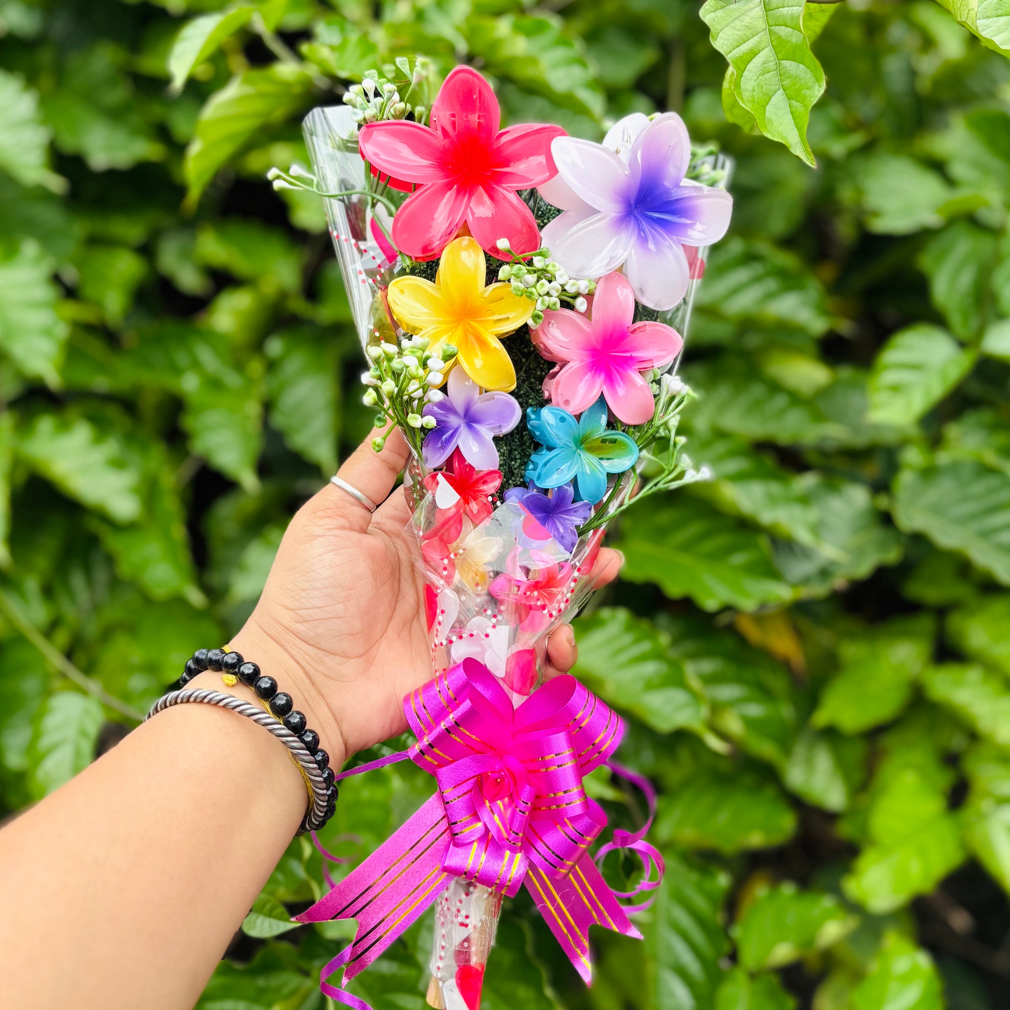 Stylish Flower Claw Clip Gift Set – Perfect for Every Occasion by SaaR Beauty – Set of 10 Hair Clutchers