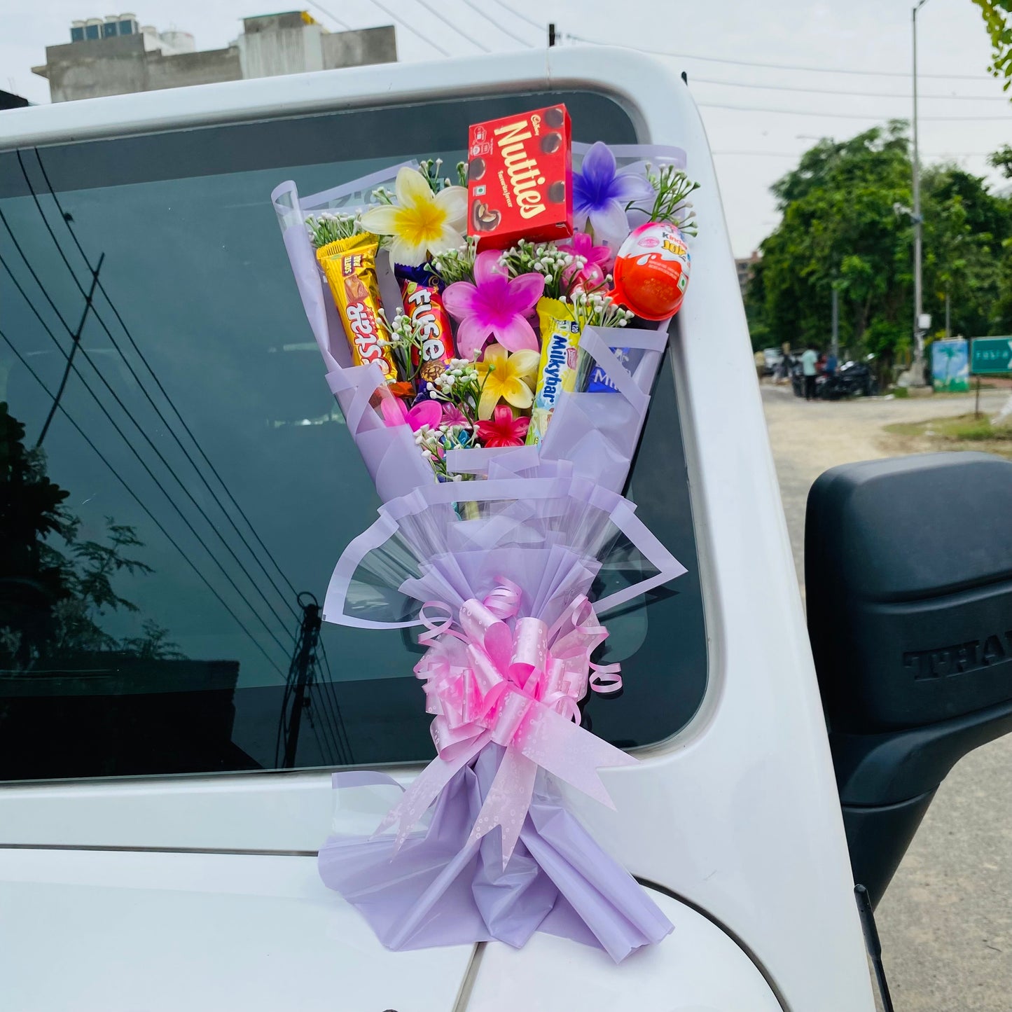 Premium Anniversary Hair Claw & Chocolate Gift Bouquet – Romantic Surprise Gift for Her by SaaR Beauty