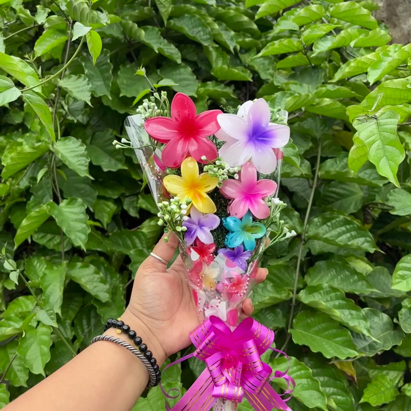 Stylish Flower Claw Clip Gift Set – Perfect for Every Occasion by SaaR Beauty – Set of 10 Hair Clutchers