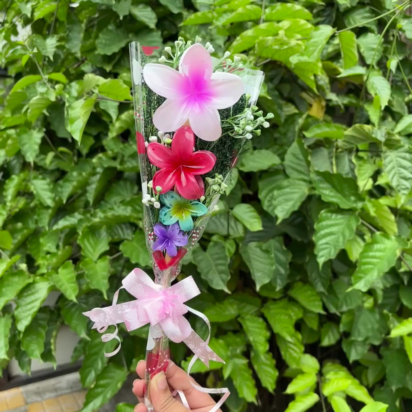 Compact Flower Claw Clip Bouquet Gift Set – Perfect Hair Accessories by SaaR Beauty – Set of 4 Hair Clutchers