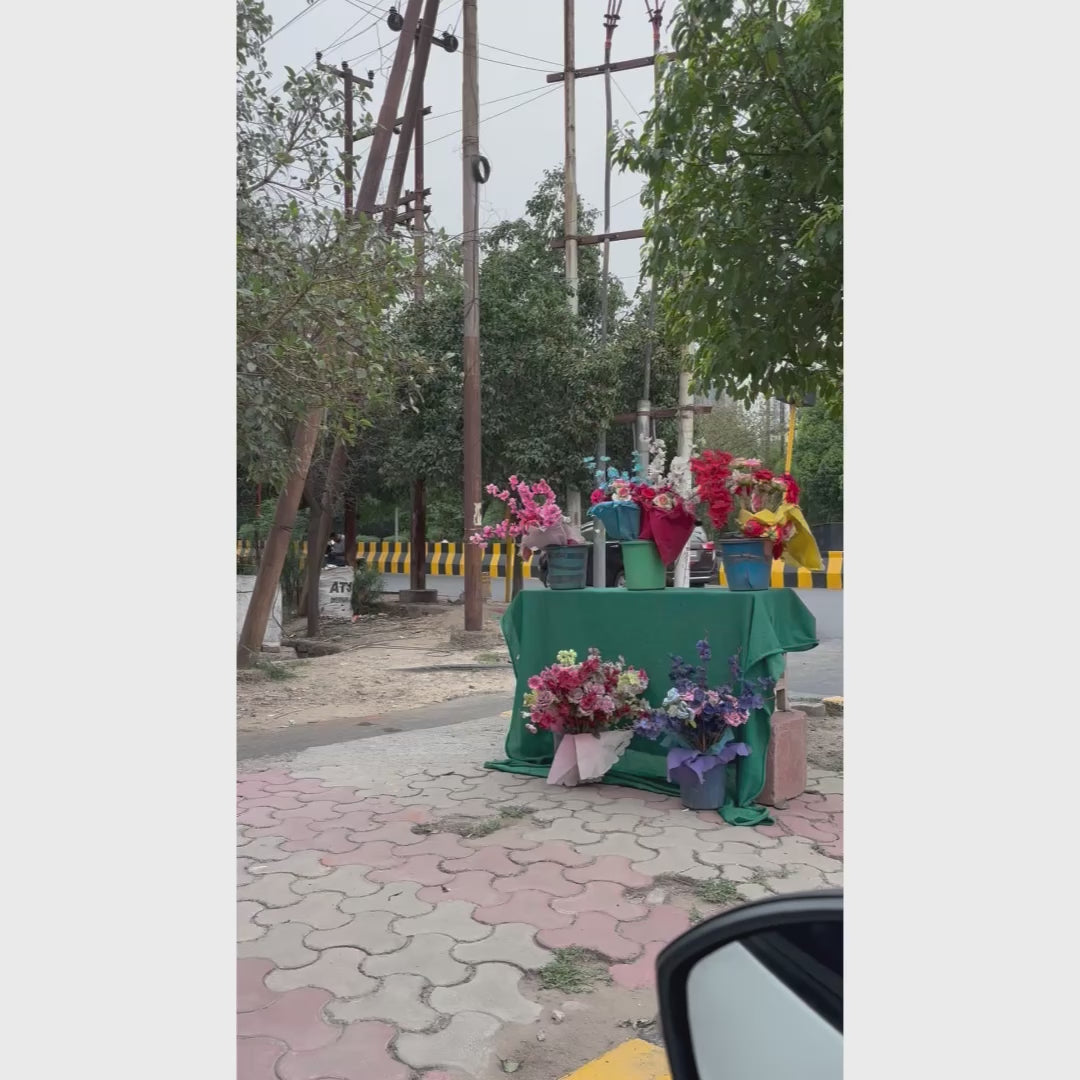 Saar Beauty Handmade Gift Bouquet with Clutches, Jewelry, and Makeup Band – Perfect Surprise