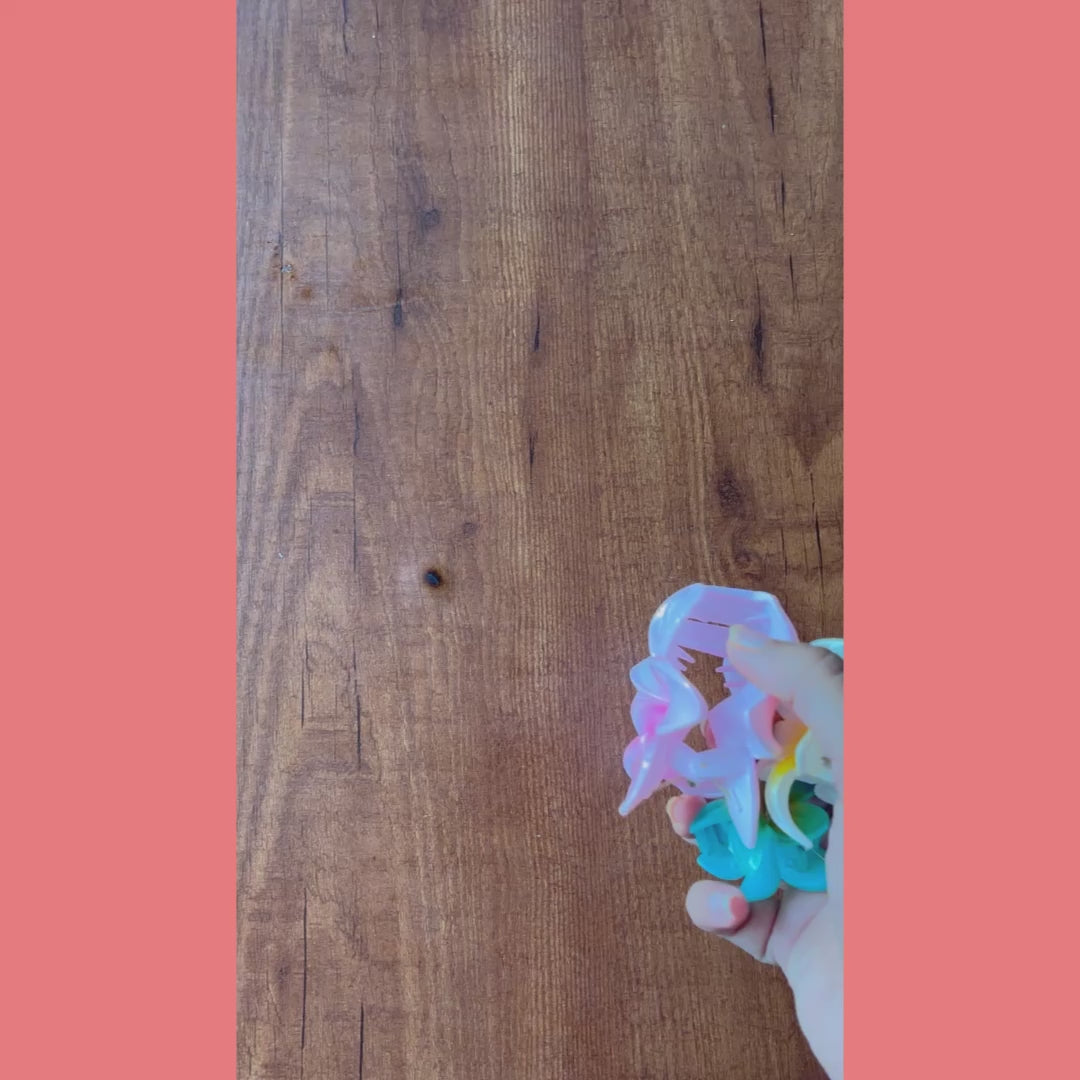 Compact Flower Claw Clip Bouquet Gift Set – Perfect Hair Accessories by SaaR Beauty – Set of 4 Hair Clutchers